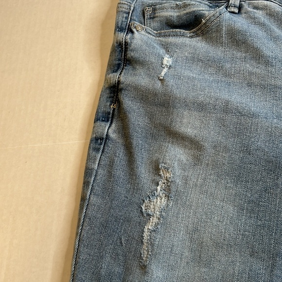3/$25 Democracy Ab Tech Distressed Strt Leg Destroyed Hem Lt Denim Jean sz14 - Picture 5 of 16